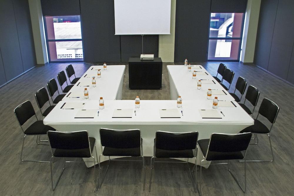 City Express Plus By Marriott Monterrey Galerias Exterior foto